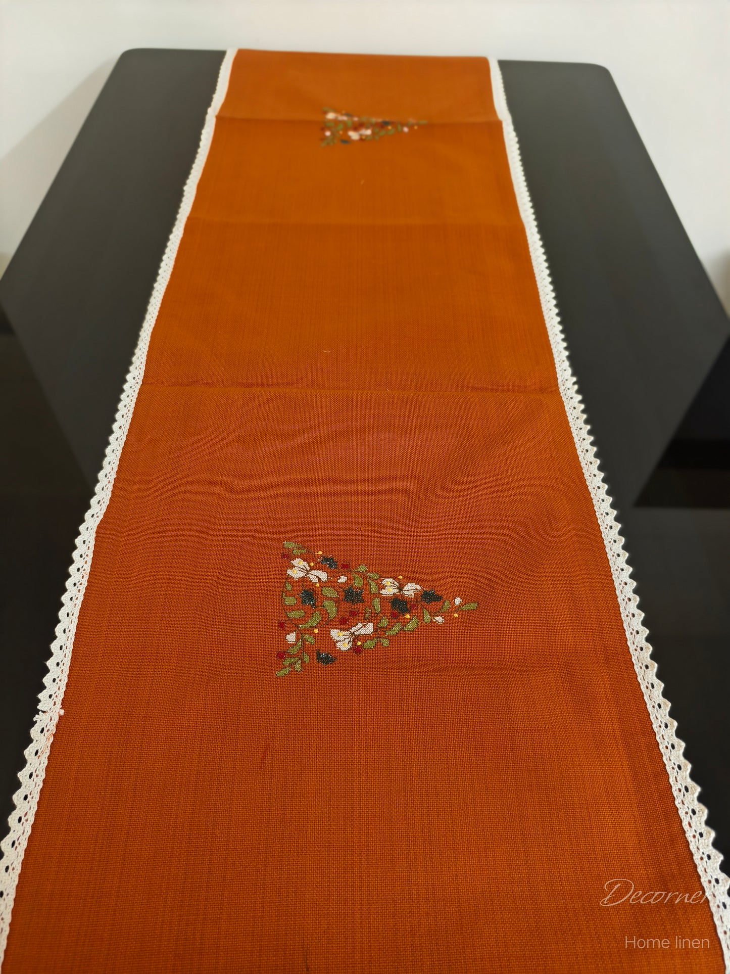 Table Runner 6 seater