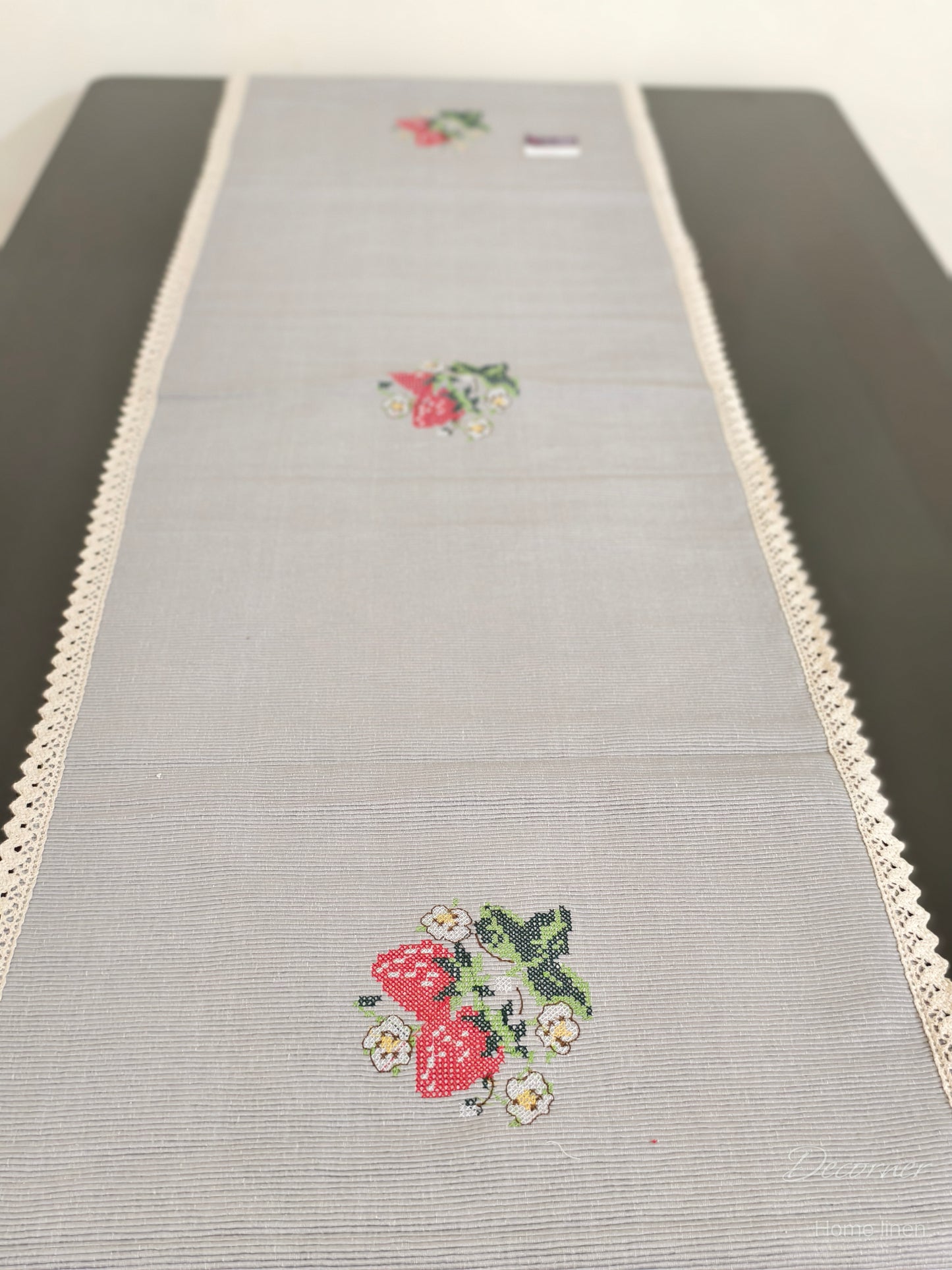 Table Runner 4 seater