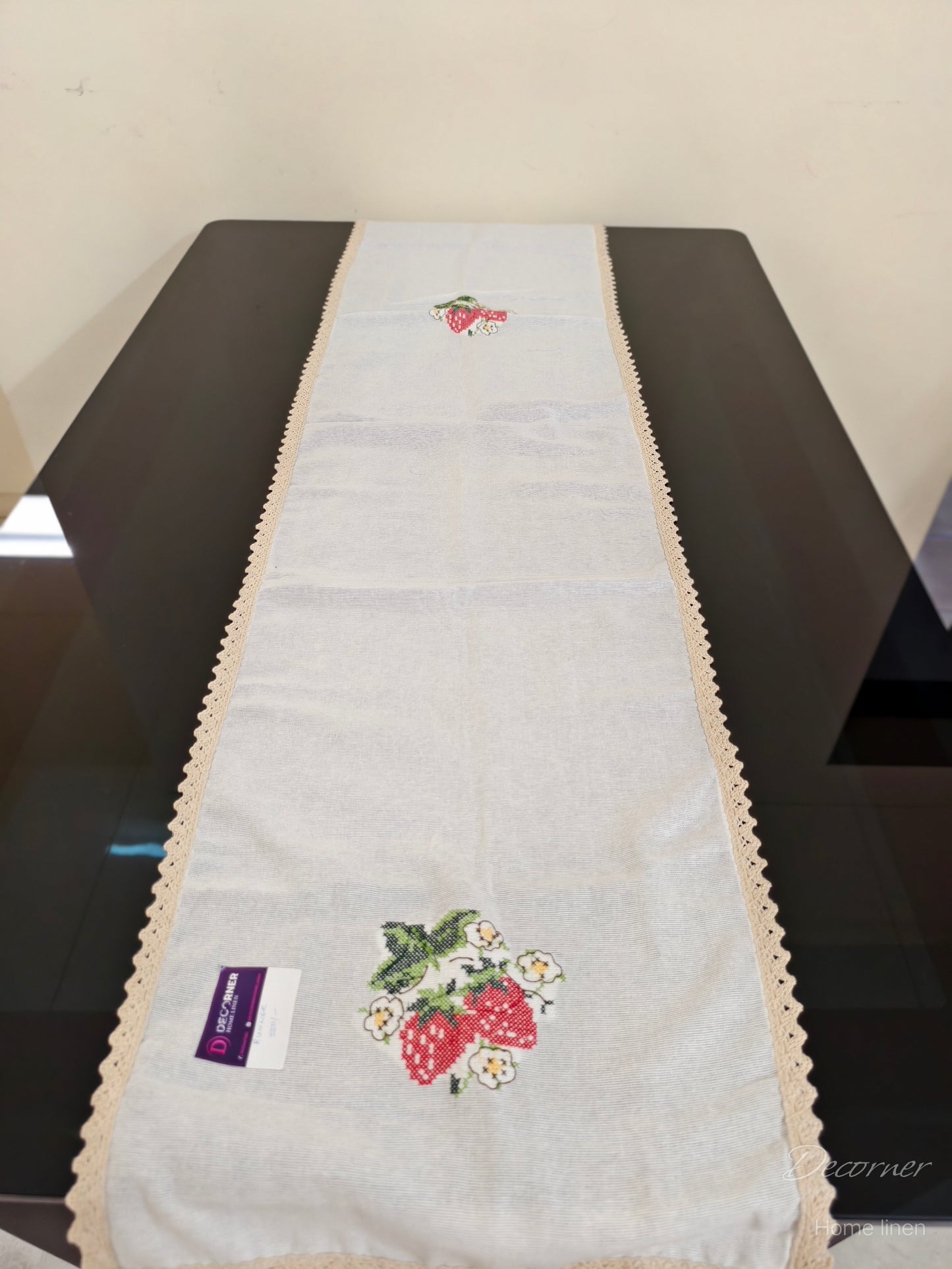 Table Runner 6 seater