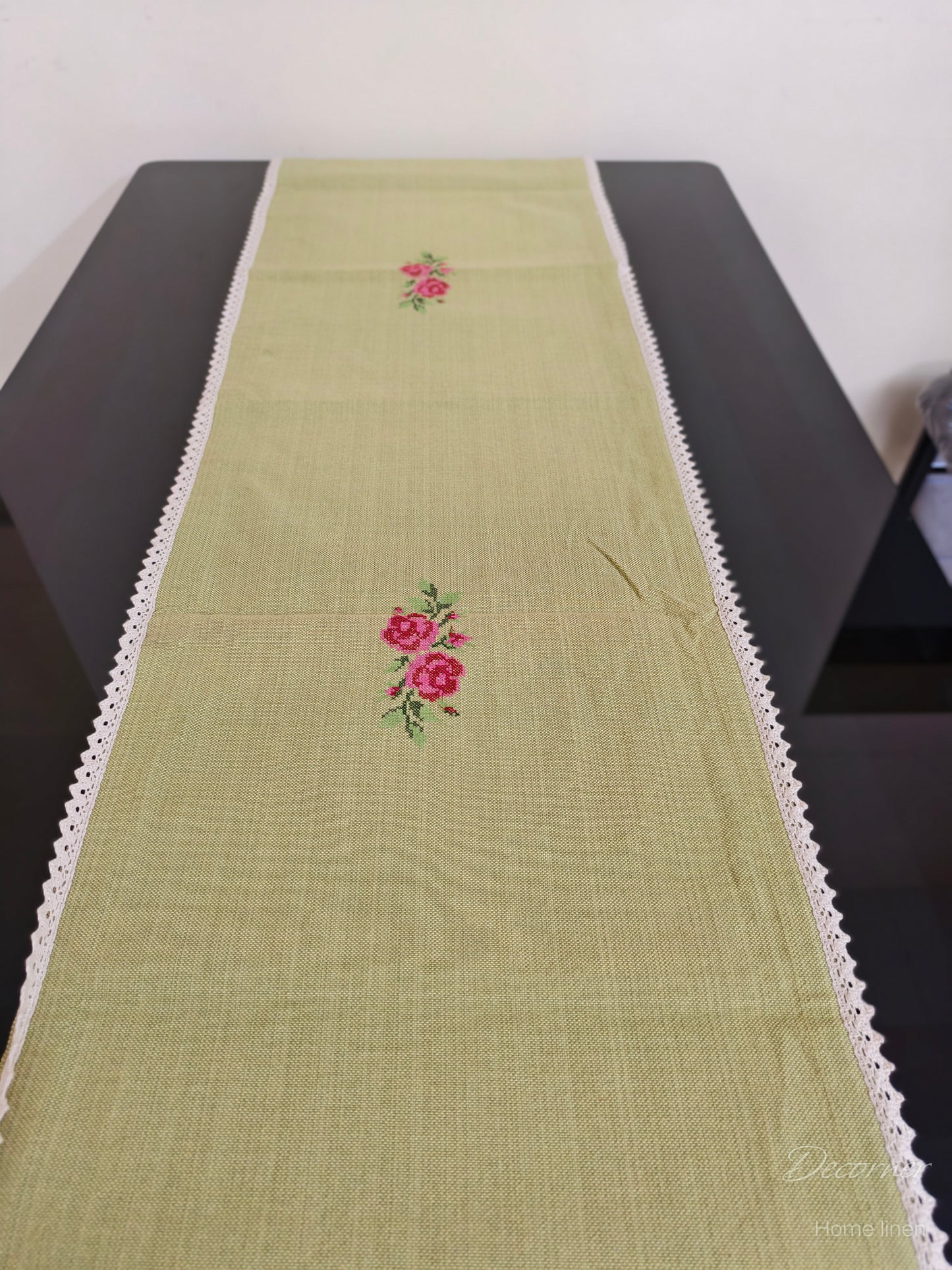 Table Runner 6 seater