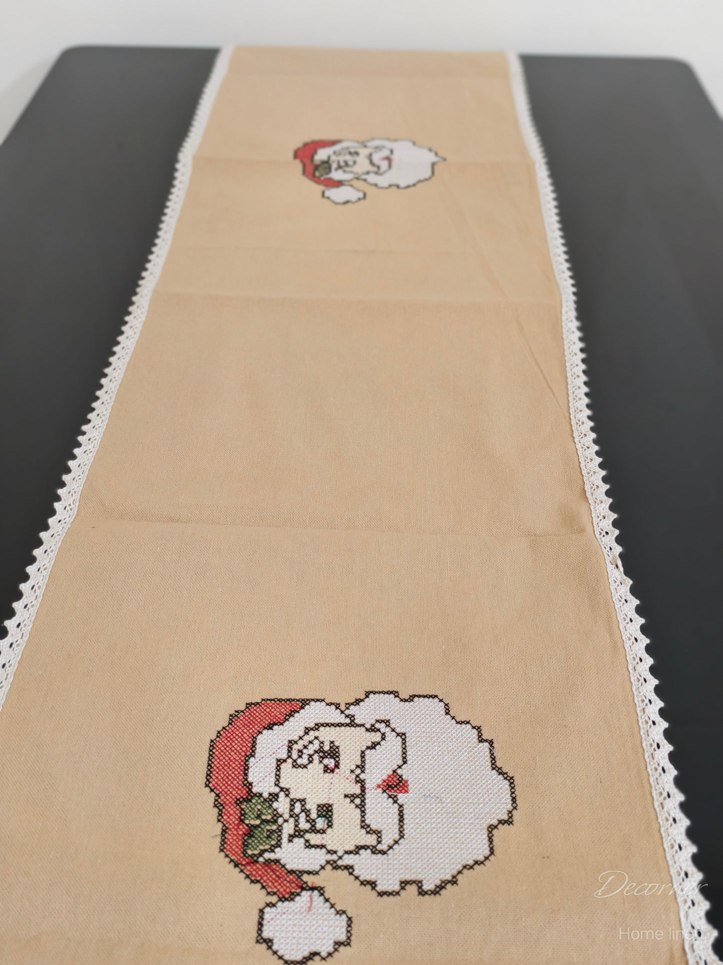 Table Runner 6 seater