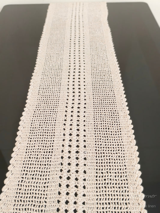 Table Runner 6 seater