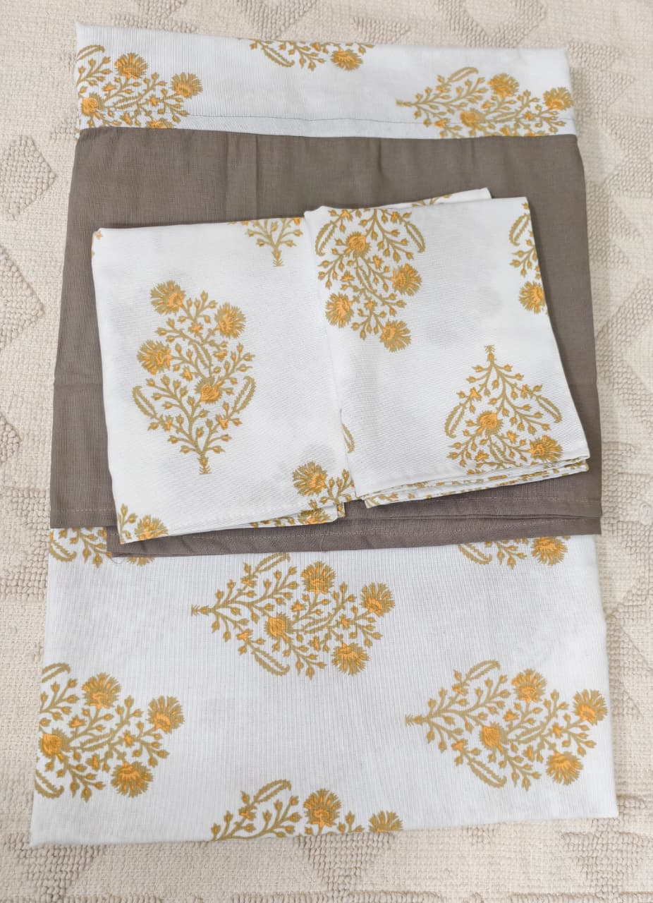 Queen Border Bedsheet